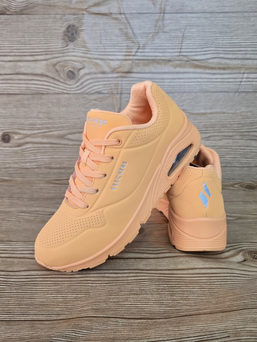 SKECHERS Uno  Stand on Air